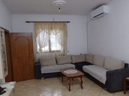 Tale, Lezhë shitet banesë private