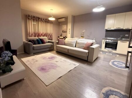 apartament me qira tek kompleksi panorama