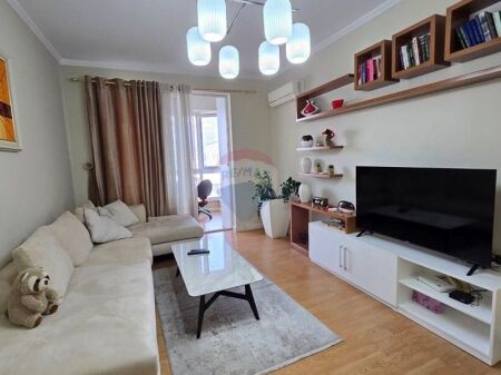 Apartament - Për Shitje - Stacioni i Trenit, Tiranë ID: 530201001-834