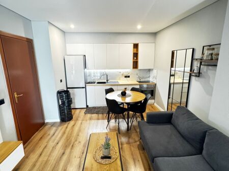 Jepet me qira 2+1+1 Perballe Delijorgjit 650 mije leke