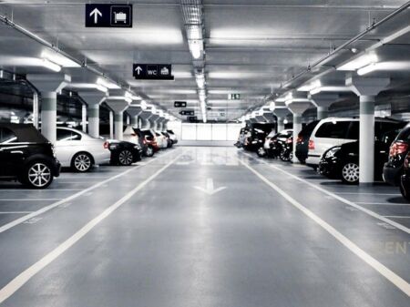 Shiten 20 Poste Parkimi tek Komuna e Parisit!