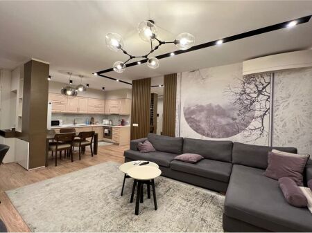 Jepet me qira 1+1 post parkimi,Delijorgj