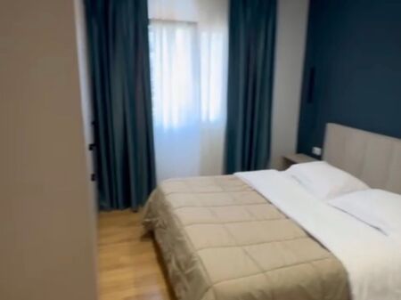 Apartament 1+1 me qera tek pazari i ri prane qendres 50,000 lek