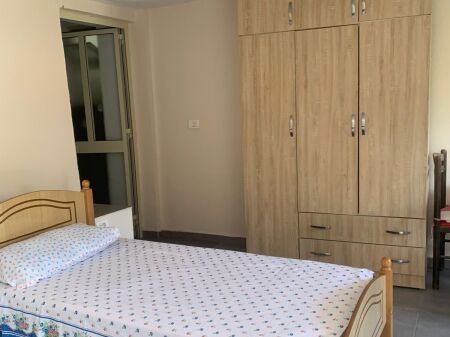 Jepet me qera garsoniere