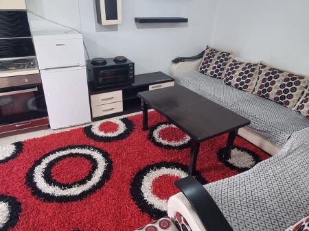 Jepet me qira apartament 1+1, 350 € , 21 Dhjetori