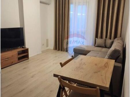 Apartament - Për Qira - Univers City, Tiranë