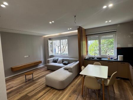 1+1 me qera te Kompleksi FZ