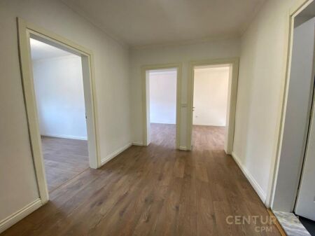 Locale commerciale in affitto in Via Mine Peza