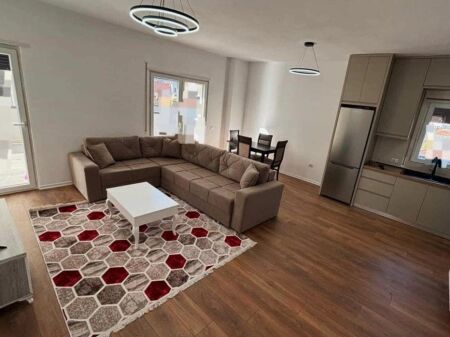 Apartament Me Qera 2+1 Ne Xhamllik ( ID B2201742) Tirane