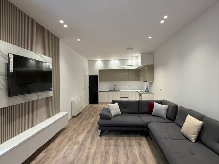 Jepet me qera apartament 1+1 tek Emerald Center