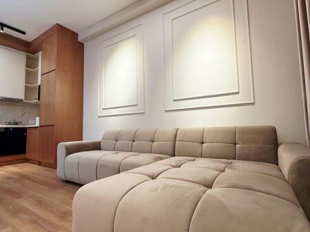 Rruga Kavajes sapo Kalon Pallatin me Shigjeta!  Shesim super apartament! 1+1