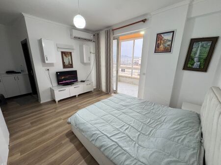 MONOLOCALE IN AFFITTO A ASTIR !!