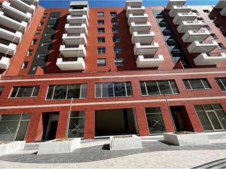 AMBIENTE COMMERCIALE IN VENDITA AL COMPLESSO DELIJORGJI