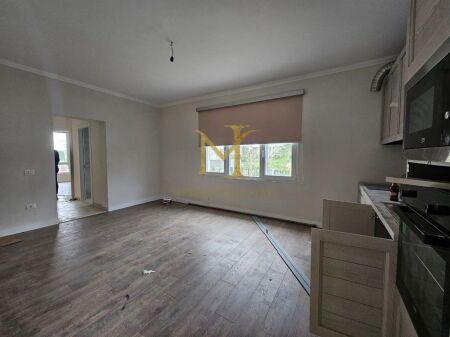 SHITET APARTAMENT 2+1 tTE SPITALI RAJONAL DURRES!!