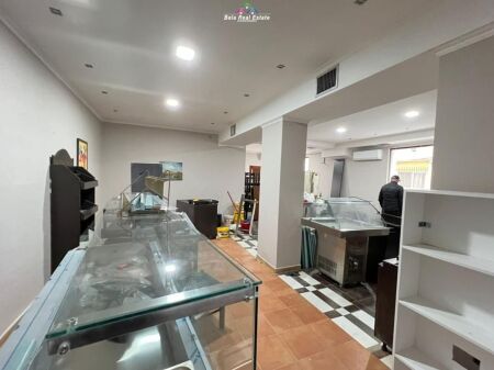 Ristorante In Affitto Vicino All'ex Esposizione (ID BL2181) Tirana