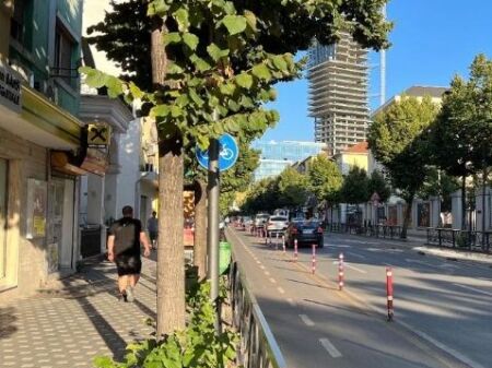 Ambient biznesi me qera buzë rruge kryesore – dukshmëri maksimale për aktivitetin tuaj