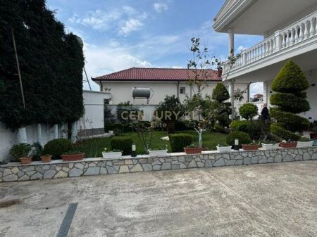 Shitet Vilë 2-Katëshe në Farkë, pranë Liqenit – Zonë Elitare