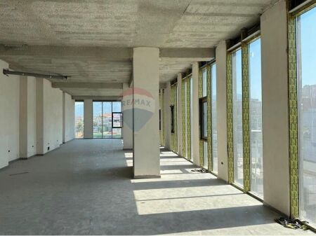 AMBIENT BIZNESI PER QIRA TE RRUGA DRITAN HOXHA ID: 530261046-491