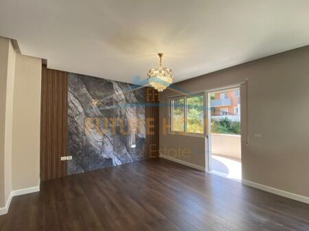 Shitet, Apartament 2+1+2, Kopshti Botanik