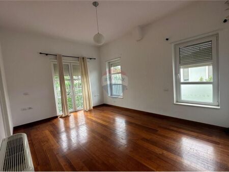 VILE ME QIRA NE ROLLING HILLS