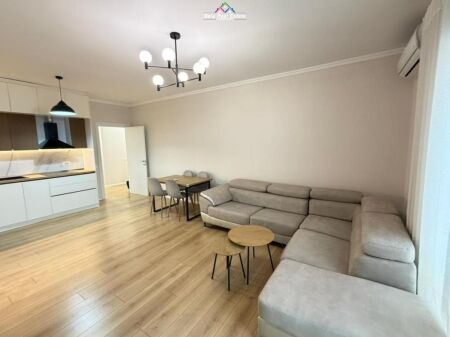 Apartament Me Qera 2+1 Tek Farmacia 10 (ID B2201805) Tirane