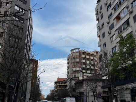 For sale, Apartment 1+1, Barrikadave Street, Tirana.