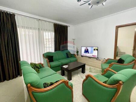 Apartament 1+1 me qera Bulevardi Deshmoret e Kombit