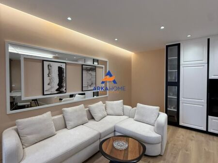 SHITET APARTAMENT 2+1+2 BALLKONE+POST PARKIMI "TE KOLOSEU, RRUGA E DURRESIT" 370.000 EURO