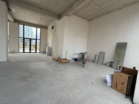 Shitet dyqan te rruga "Jordan Misja", Bulevard i Ri!