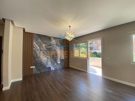 Shitet, Apartament 2+1+2, Kopshti Botanik