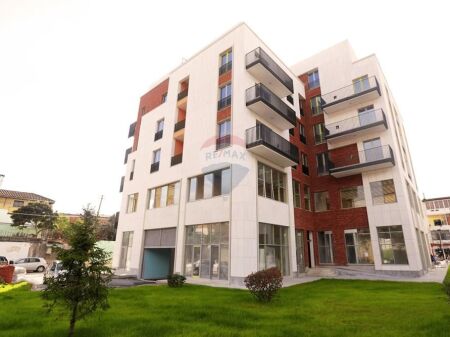 Negozio - In Vendita - Via Bardhyl, Tirana