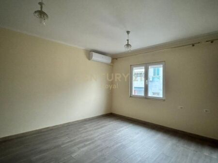 Appartamento 2+1 in vendita a Allias, di fronte al Commissariato n. 4, Tirana - 105.000€ | 75,7 m²