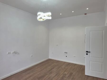 Appartamento 2+1+balcone in vendita 📌Via Bardhyl, sulla strada principale