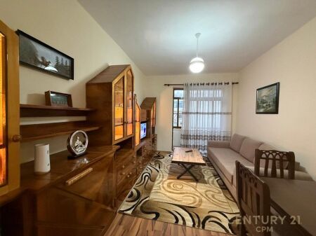 APARTAMENT 1+1 PER QIRA TIRANA E RE PRANE GARDES