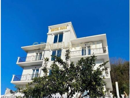 HOTEL PER QERA TEK SHKEMBI I KAVAJES 3800€ NE MUAJ !