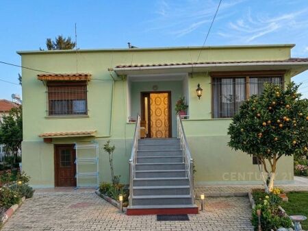 Shtëpi Private 3+1 me Oborr në Kamëz!