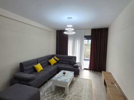 🏡 Appartamento 2+1+veranda in affitto – Ospedale degli Animali, Tirana!!