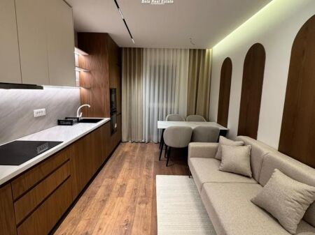 Apartament Me Qera 2+1 Ne Xhamllik (ID B2201715) Tirane