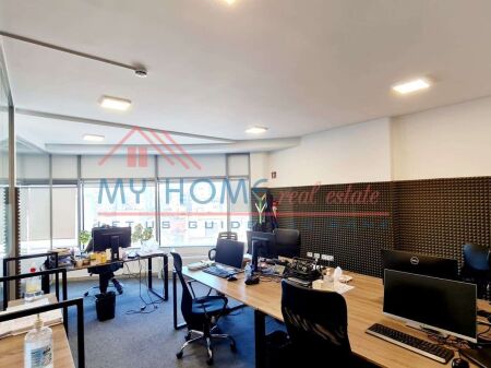 Ambent Komercial tek Kompleksi Halili ne Tirane