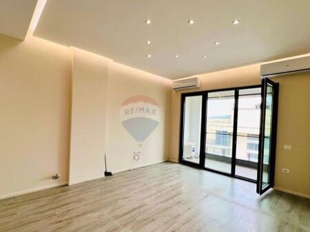 VENDESI APPARTAMENTO 2+1+2 A SQUARE 21  ID: 530291018-1090