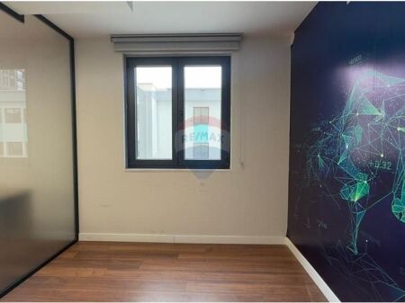 Zyre me qira prane Shallvareve!