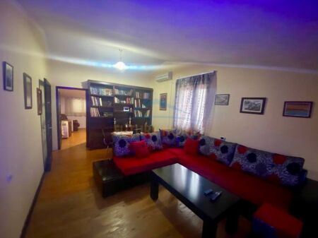 Shitet , Apartament 2+1 , Bulevardi Zogu I , Tirane