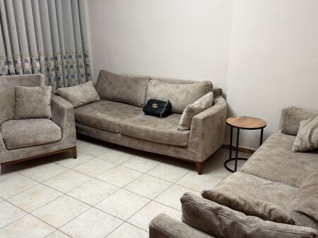 Jepet me qera apartament 1+1 – Rr. Mine Peza