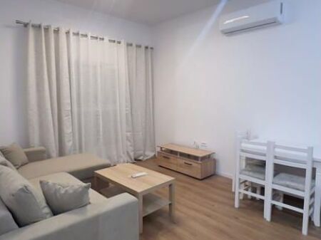 Jepet me qira apartament 1+1 te Kompleksi Mangalem ne Ali Demi