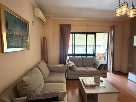 Apartament 1+1 per qera tek Liceu