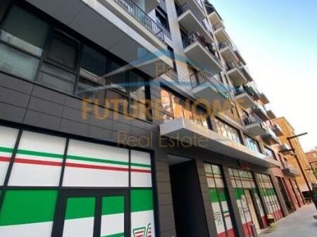 Affitto, Locale Commerciale, Via Kosovarëve.