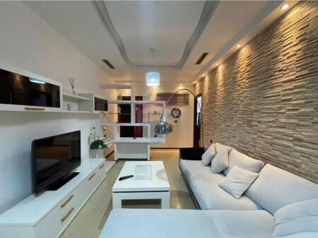 Apartament - Për Qira - Sheshi Willson, Tiranë ID: 530181098-81