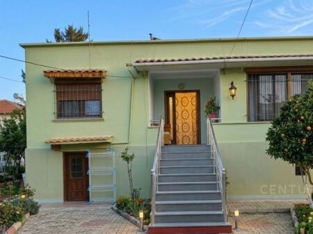 Shtëpi Private 3+1 me Oborr në Kamëz! 100,000 € Sip. Totale  317m2