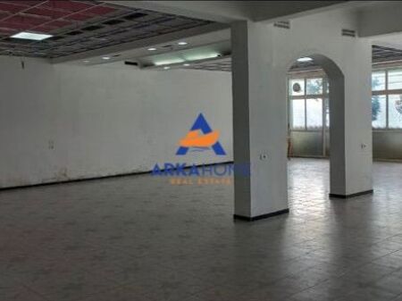 AFFITTASI MAGAZZINO "VICINO AL NUOVO BOULEVARD" 900 EURO NETTI