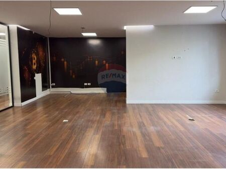 Zyrë - Për Qira - Shallvaret, Tiranë